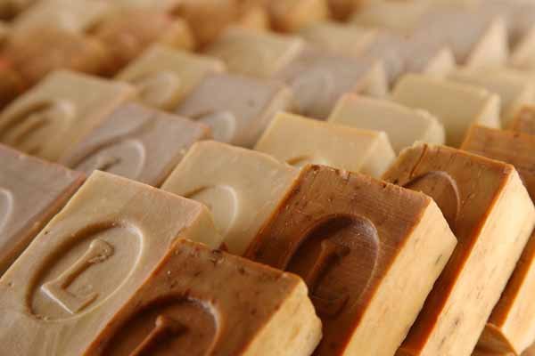 Gratis una saponetta alla caffeina